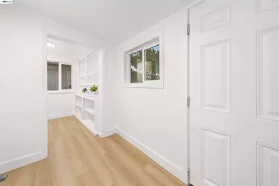 250 San Antonio Ct, San Jose, CA 95116 - Photo 25