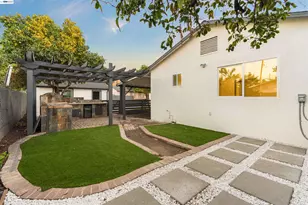 250 San Antonio Ct, San Jose, CA 95116 - Photo 33