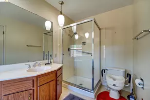 5861 Balmoral Dr, Oakland, CA 94619 - Photo 29