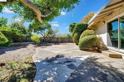5861 Balmoral Dr, Oakland, CA 94619 - Photo 21