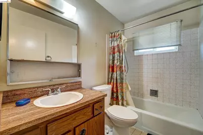 5861 Balmoral Dr, Oakland, CA 94619 - Photo 33