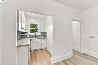 1725 38th Ave, Oakland, CA 94601 - Photo 27