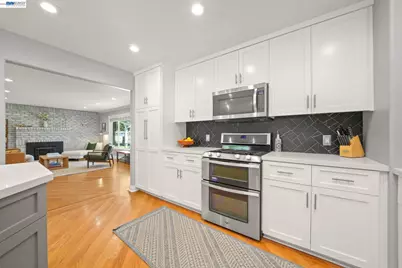 1949 Hollis Ct, Concord, CA 94518 - Photo 9