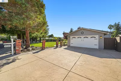 1949 Hollis Ct, Concord, CA 94518 - Photo 31