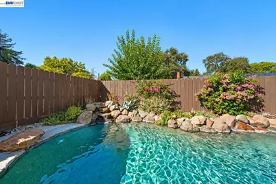 1949 Hollis Ct, Concord, CA 94518 - Photo 27