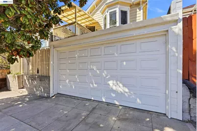 2207 13th Ave, Oakland, CA 94606 - Photo 31