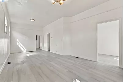 2207 13th Ave, Oakland, CA 94606 - Photo 11