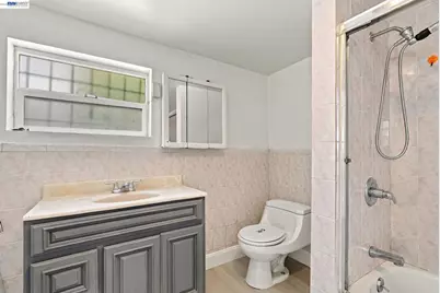 2207 13th Ave, Oakland, CA 94606 - Photo 27