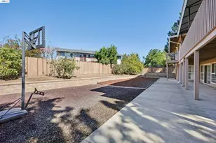 3247 Round Hill Dr, Hayward, CA 94542 - Photo 3