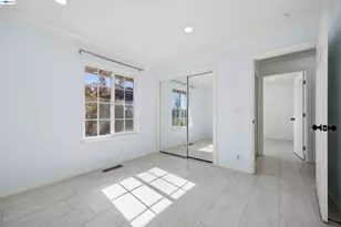 3247 Round Hill Dr, Hayward, CA 94542 - Photo 27