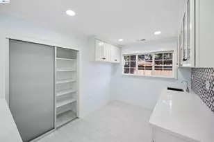 3247 Round Hill Dr, Hayward, CA 94542 - Photo 37