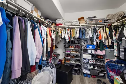 8957 Lawlor St, Oakland, CA 94605 - Photo 31