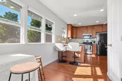 8957 Lawlor St, Oakland, CA 94605 - Photo 15