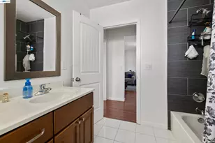 8957 Lawlor St, Oakland, CA 94605 - Photo 21