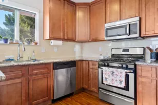 8957 Lawlor St, Oakland, CA 94605 - Photo 11