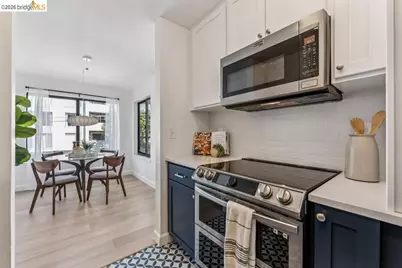 322 Hanover Ave #212, Oakland, CA 94606 - Photo 15