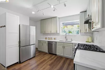 2081 Bonar St, Berkeley, CA 94702 - Photo 11