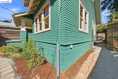2705 Walker St, Berkeley, CA 94705 - Photo 41