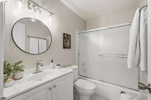 2133 Santa Clara Ave, Alameda, CA 94501 - Photo 17