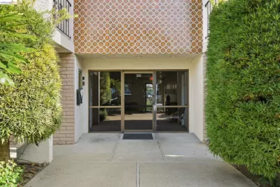 2133 Santa Clara Ave #206, Alameda, CA 94501 - Photo 29