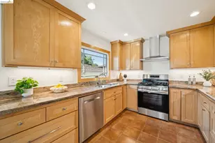 7201 Gladys Ave, El Cerrito, CA 94530 - Photo 13
