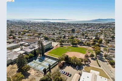 7201 Gladys Avenue, El Cerrito, CA 94530 - Photo 45