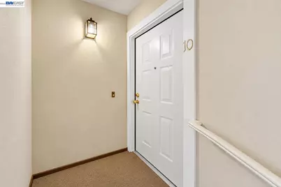 2401 Park Blvd #10, Oakland, CA 94606 - Photo 19