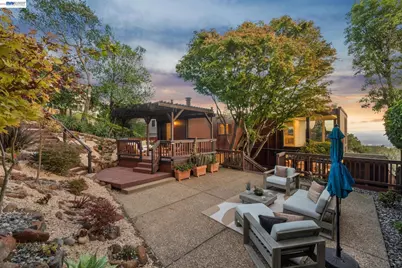 1085 Sterling Ave, Berkeley, CA 94708 - Photo 3
