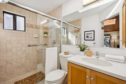 1085 Sterling Ave, Berkeley, CA 94708 - Photo 37