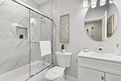 6105 Oakdale Ave, Oakland, CA 94605 - Photo 37