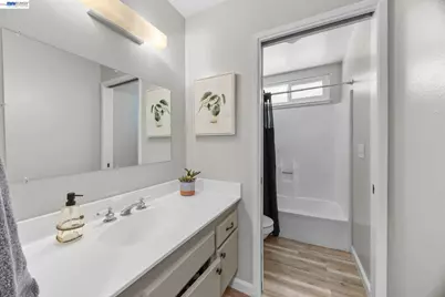 9852 Vista Grande Way, Elk Grove, CA 95624 - Photo 31