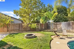 9852 Vista Grande Way, Elk Grove, CA 95624 - Photo 37