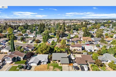 9852 Vista Grande Way, Elk Grove, CA 95624 - Photo 43