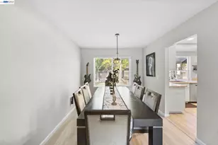 9852 Vista Grande Way, Elk Grove, CA 95624 - Photo 11