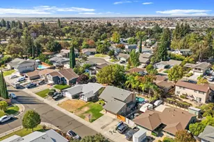 9852 Vista Grande Way, Elk Grove, CA 95624 - Photo 45