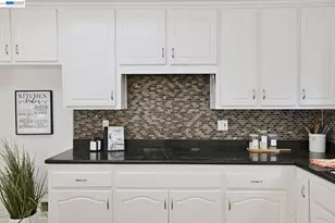 3015 Savanna Dr, Tracy, CA 95377 - Photo 17