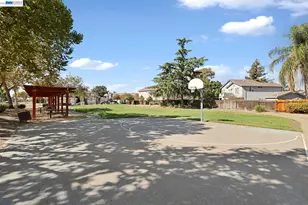 3015 Savanna Dr, Tracy, CA 95377 - Photo 51