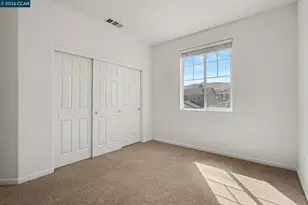 1043 Ashbridge Bay Dr, Pittsburg, CA 94565 - Photo 17