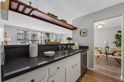 811 York St #136, Oakland, CA 94610 - Photo 33