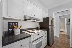 811 York St, Oakland, CA 94610 - Photo 35