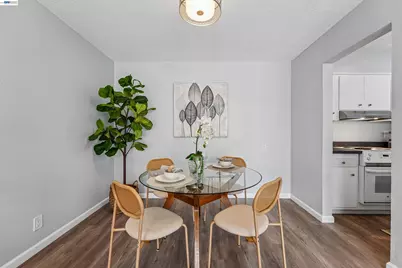 811 York St #136, Oakland, CA 94610 - Photo 29