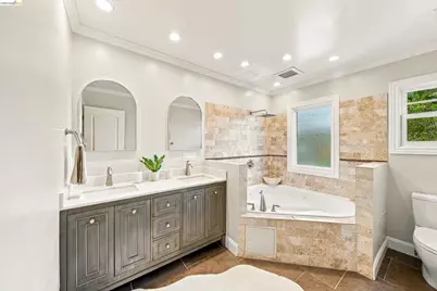 5056 Fairfax Ave, Oakland, CA 94601 - Photo 29