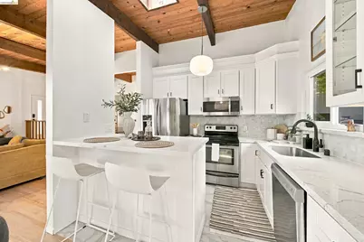 6064 Colton Blvd, Oakland, CA 94611 - Photo 11