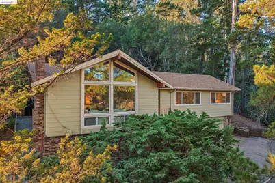 7094 Pinehaven Rd, Oakland, CA 94611 - Photo 3