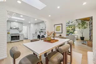 7094 Pinehaven Rd, Oakland, CA 94611 - Photo 11