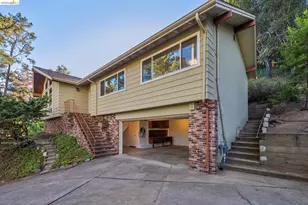 7094 Pinehaven Rd, Oakland, CA 94611 - Photo 39