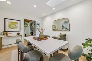 7094 Pinehaven Rd, Oakland, CA 94611 - Photo 9