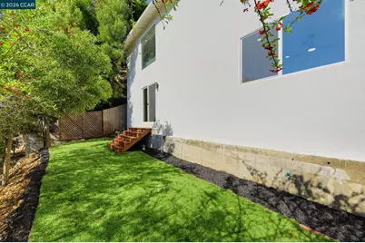 9421 Castlewood Street, Oakland, CA 94605 - Photo 27
