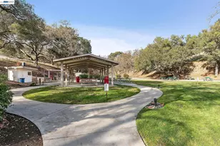 1549 Oakmont Dr, Walnut Creek, CA 94595 - Photo 31