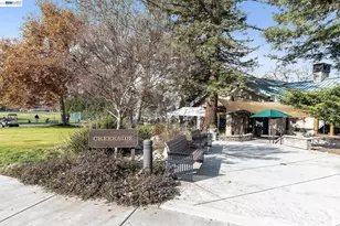 1549 Oakmont Dr, Walnut Creek, CA 94595 - Photo 37
